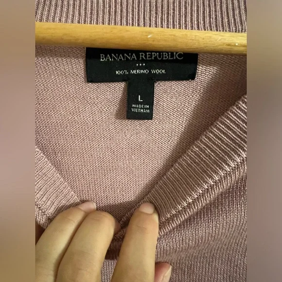 Banana Republic 100% merino wool sweater - Picture 4 of 7